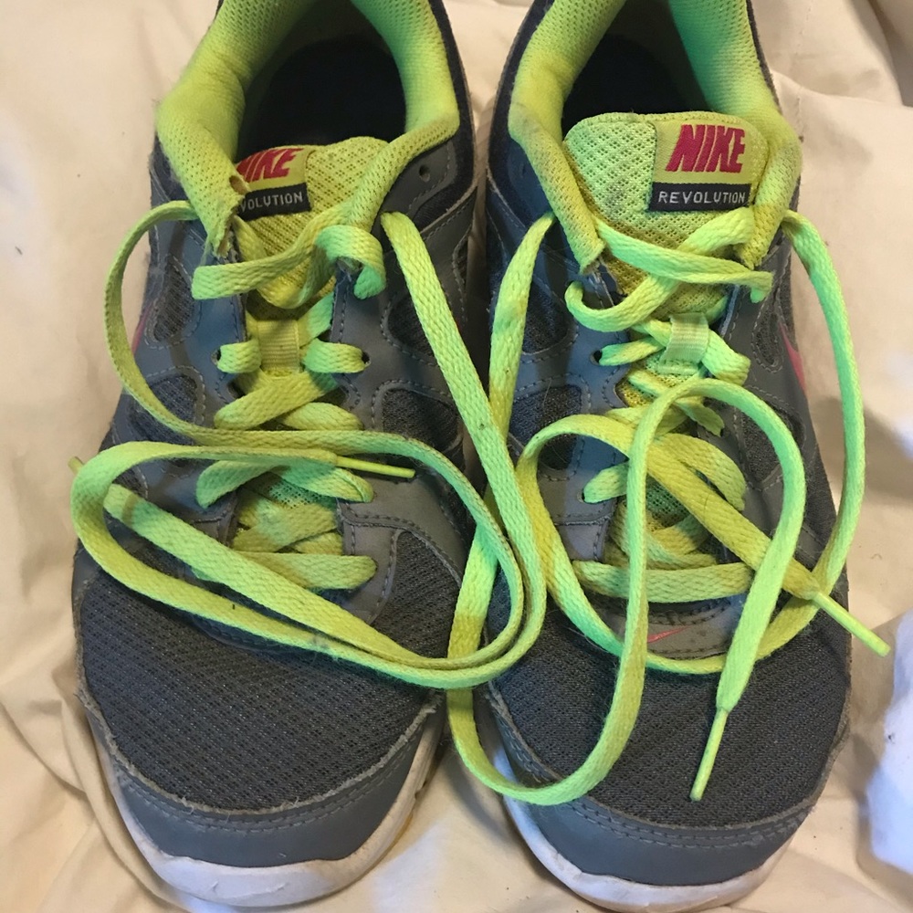 Nike Revolution pink green and gray EUC size 8.5